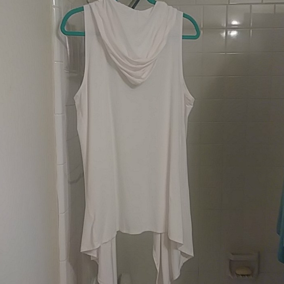 Top - Picture 2 of 2